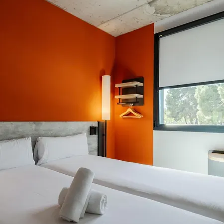 Ibis Budget Madrid Aeropuerto Exterior photo